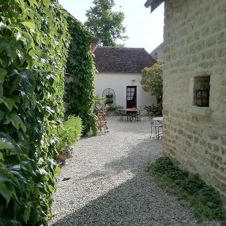 Chambres Et Table D'Hotes, Maisonnettes Individuelles Dans Propriete Privee Vézinnes Dış mekan fotoğraf
