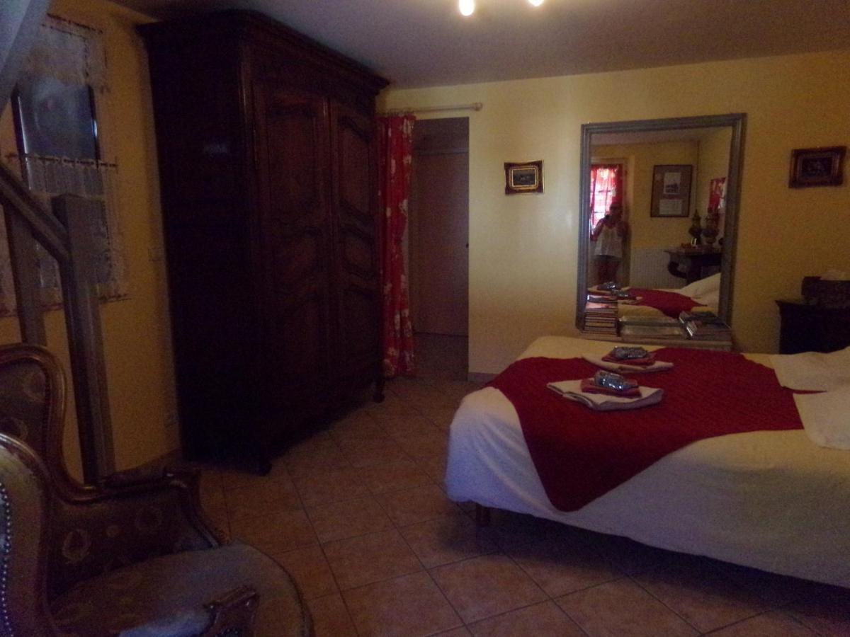 Chambres Et Table D'Hotes, Maisonnettes Individuelles Dans Propriete Privee Vézinnes Dış mekan fotoğraf
