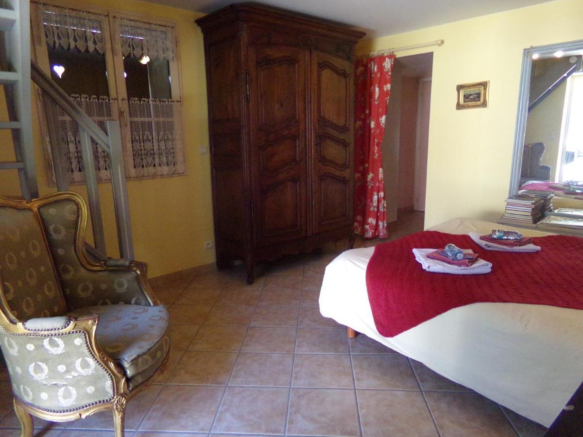 Chambres Et Table D'Hotes, Maisonnettes Individuelles Dans Propriete Privee Vézinnes Dış mekan fotoğraf