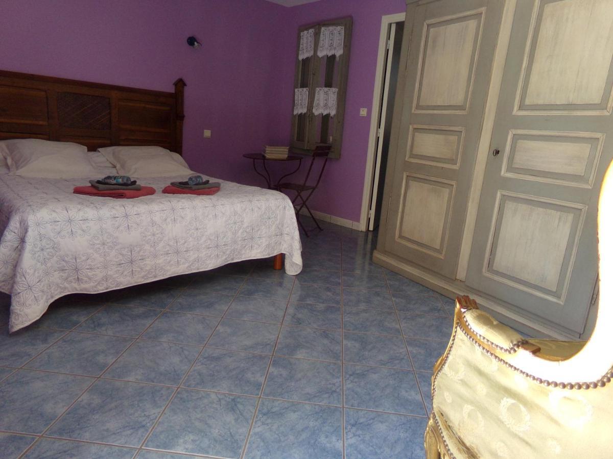 Chambres Et Table D'Hotes, Maisonnettes Individuelles Dans Propriete Privee Vézinnes Dış mekan fotoğraf