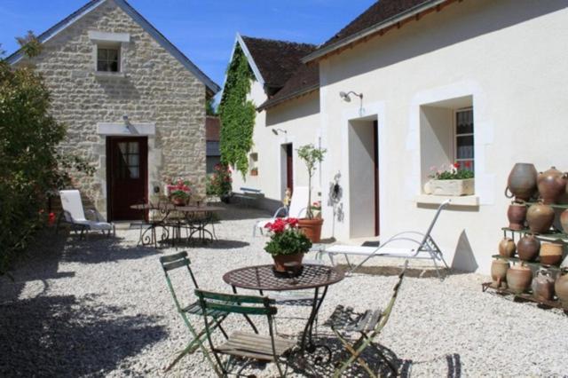 Chambres Et Table D'Hotes, Maisonnettes Individuelles Dans Propriete Privee Vézinnes Dış mekan fotoğraf