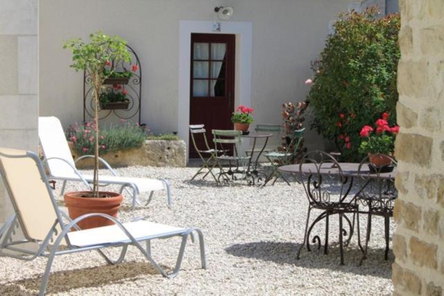 Chambres Et Table D'Hotes, Maisonnettes Individuelles Dans Propriete Privee Vézinnes Dış mekan fotoğraf