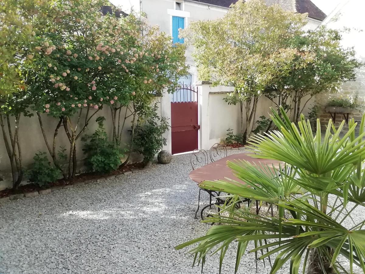 Chambres Et Table D'Hotes, Maisonnettes Individuelles Dans Propriete Privee Vézinnes Dış mekan fotoğraf