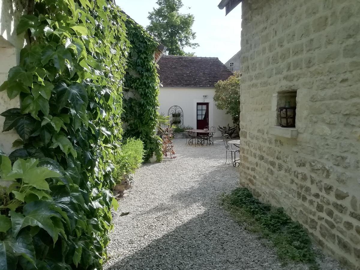Chambres Et Table D'Hotes, Maisonnettes Individuelles Dans Propriete Privee Vézinnes Dış mekan fotoğraf